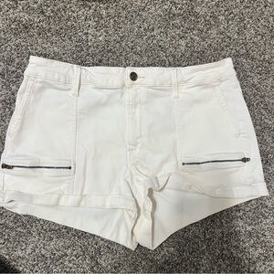 Pistola High Waist White Shorts with Tailored Fit